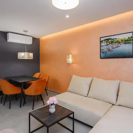 Stunning In With Sauna Appartement